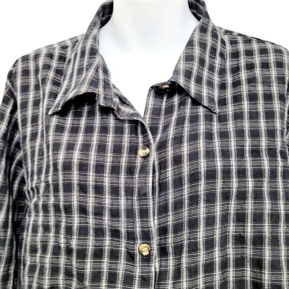 2/$20 H&M Black & White Plaid Pattern Buttons Down Cropped Top Shirt Size: XL - Picture 7 of 12